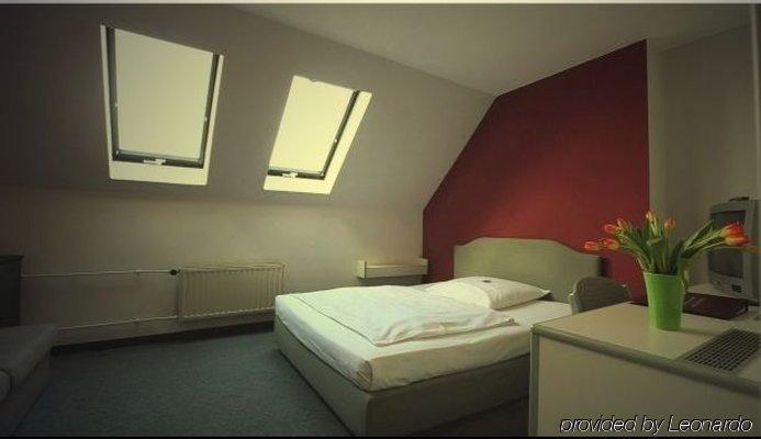 Nova Hotel 2*